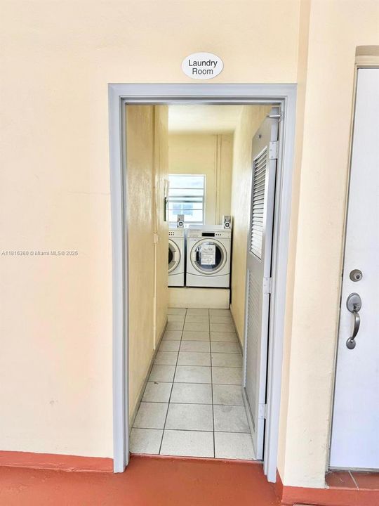 待售: $155,000 (1 贝兹, 1 浴室, 720 平方英尺)