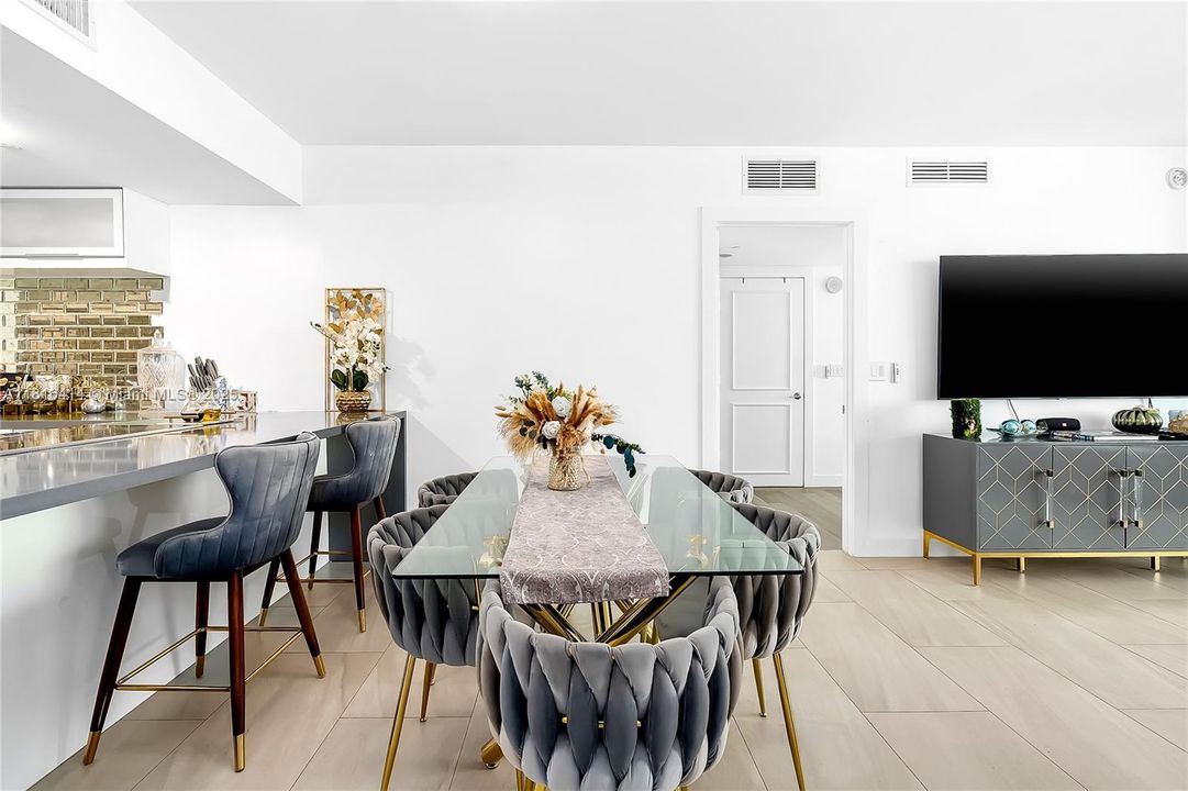 На продажу: $969,999 (3 спален, 3 ванн, 1571 Квадратных фут)