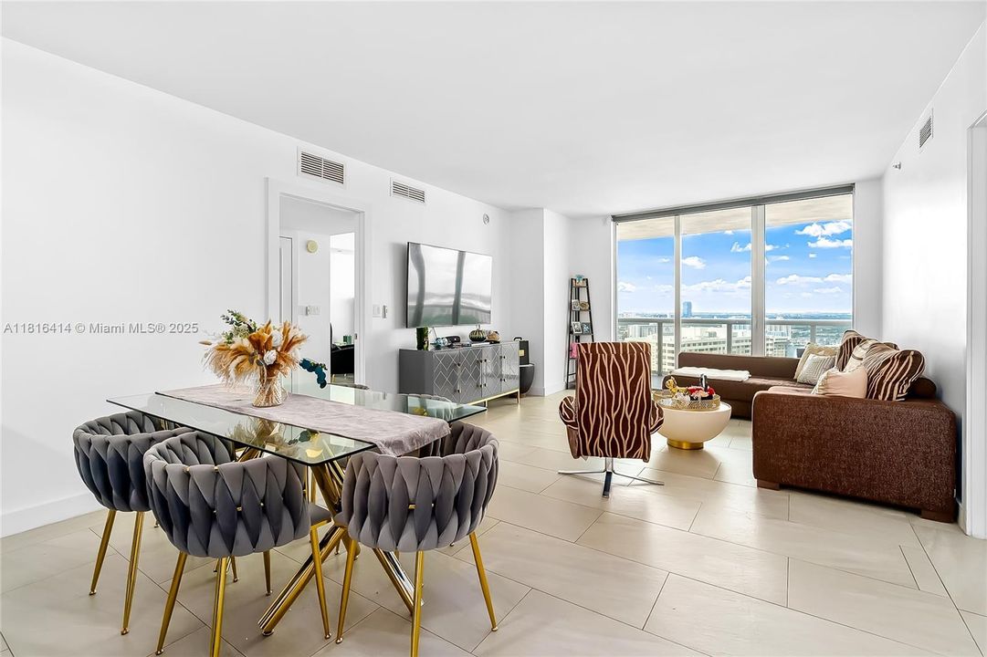 На продажу: $969,999 (3 спален, 3 ванн, 1571 Квадратных фут)