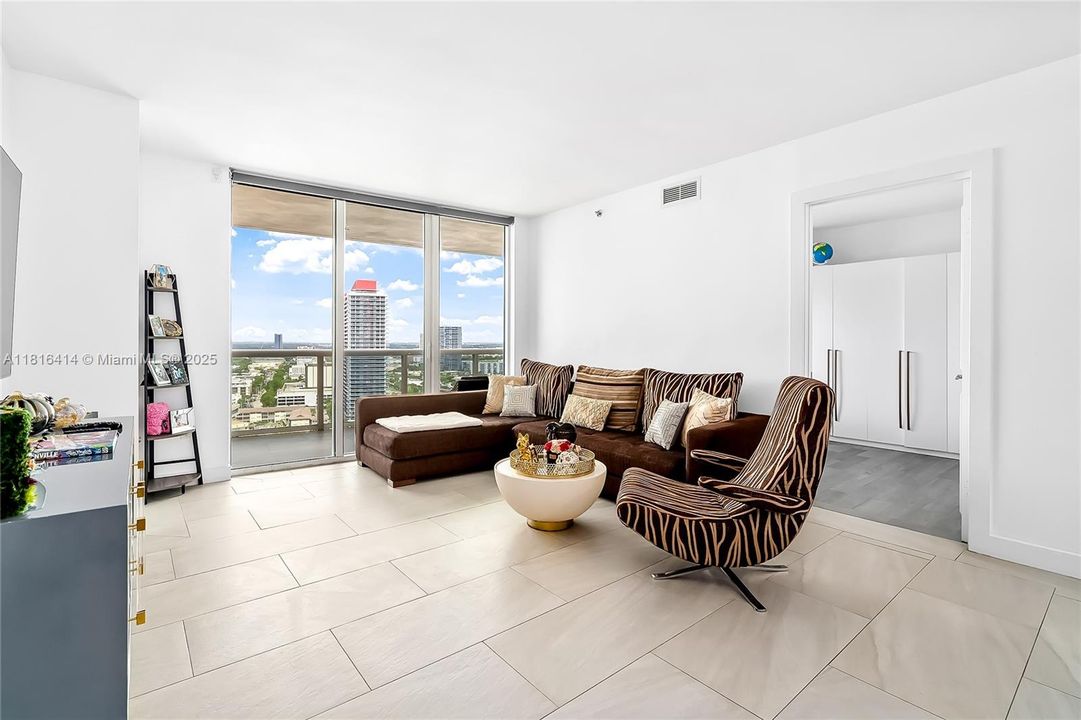 На продажу: $969,999 (3 спален, 3 ванн, 1571 Квадратных фут)