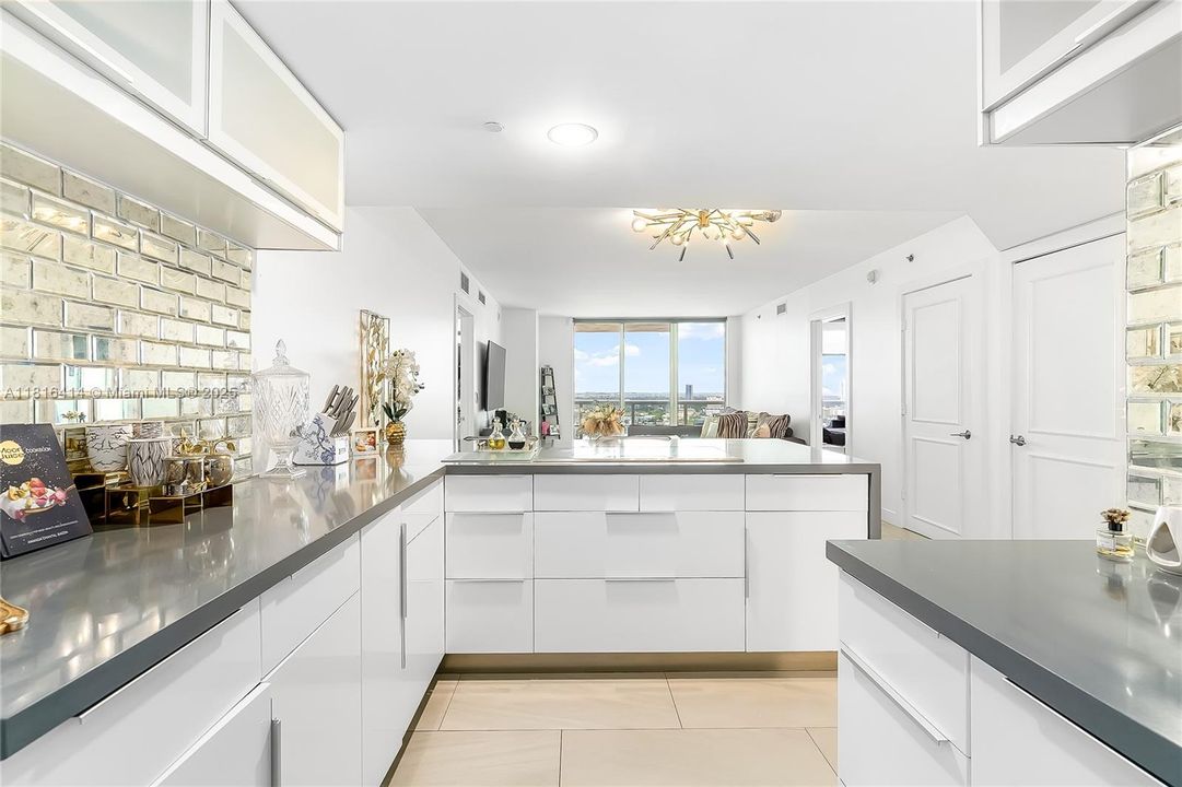 На продажу: $969,999 (3 спален, 3 ванн, 1571 Квадратных фут)