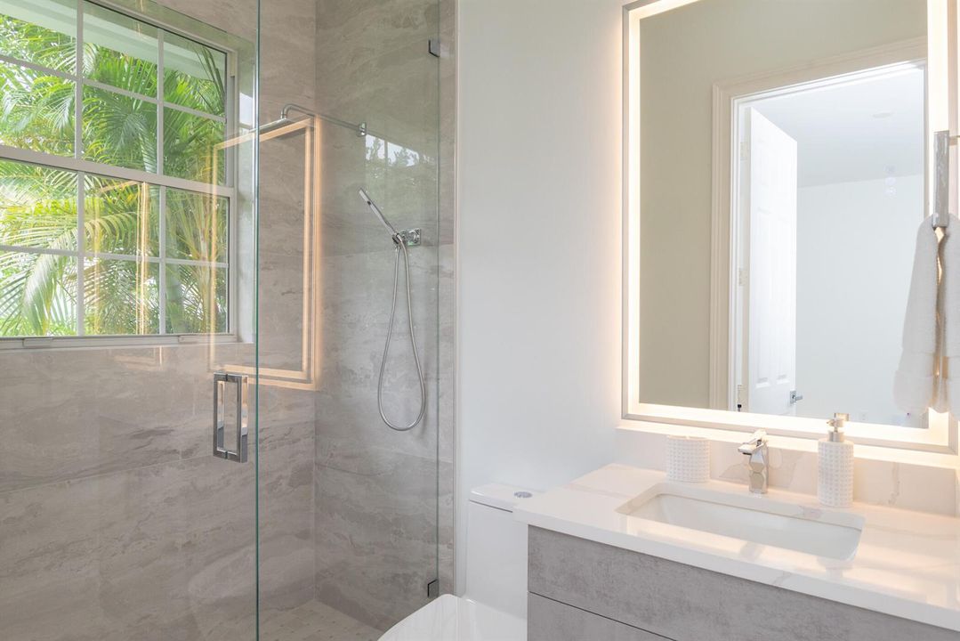 Guest Bathroom 2