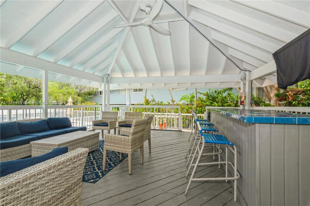 For Sale: $699,000 (1 beds, 1 baths, 776 Square Feet)