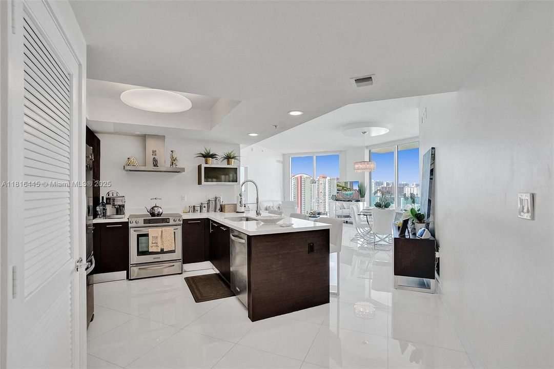 待售: $899,000 (3 贝兹, 2 浴室, 1458 平方英尺)