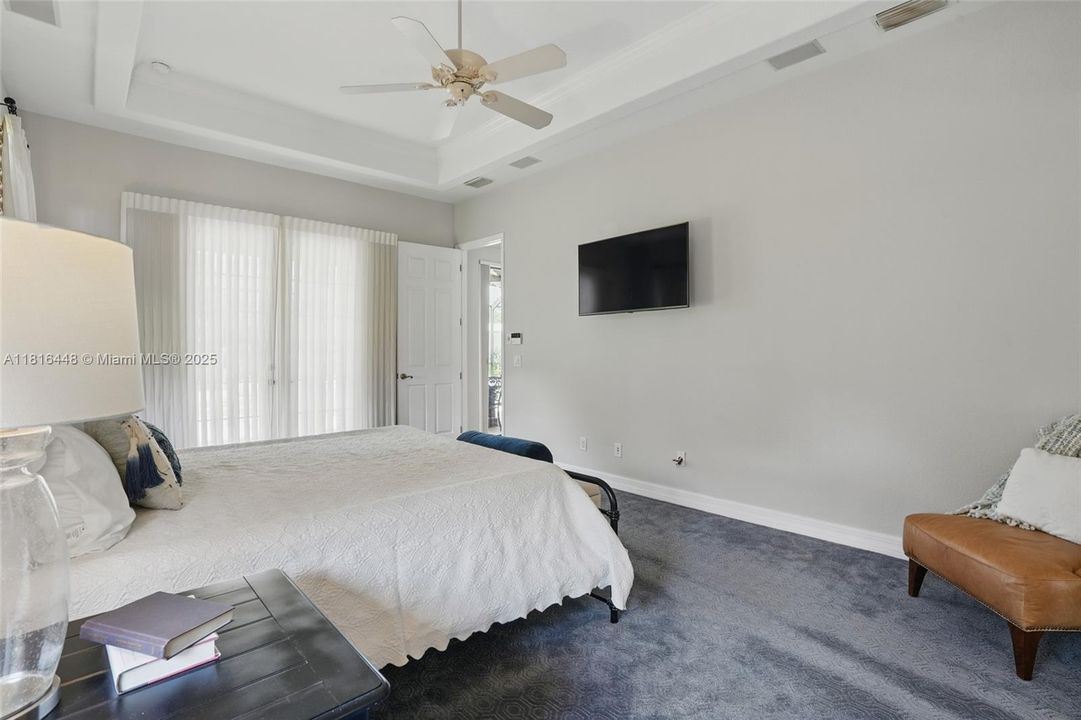 最近售出: $734,900 (3 贝兹, 2 浴室, 2392 平方英尺)