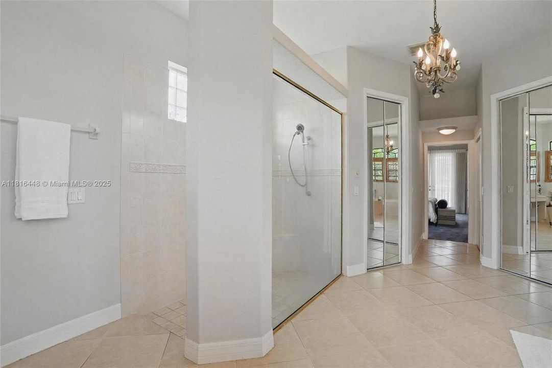 最近售出: $734,900 (3 贝兹, 2 浴室, 2392 平方英尺)