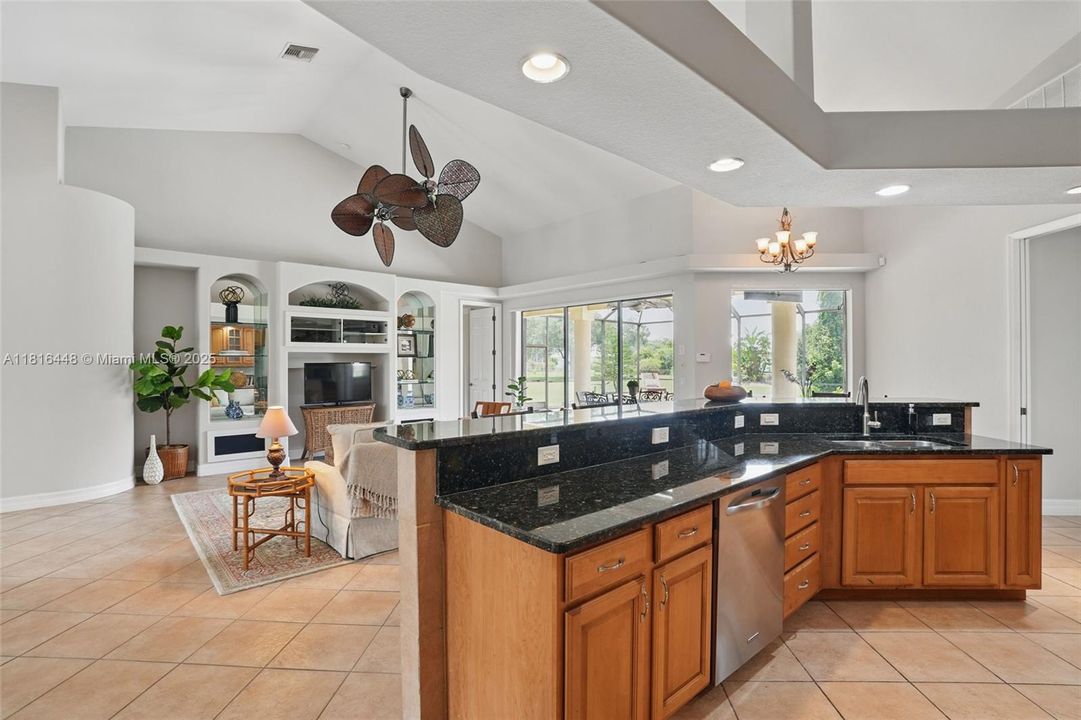 最近售出: $734,900 (3 贝兹, 2 浴室, 2392 平方英尺)