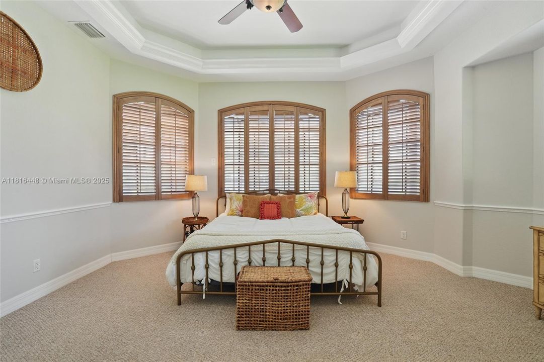 最近售出: $734,900 (3 贝兹, 2 浴室, 2392 平方英尺)