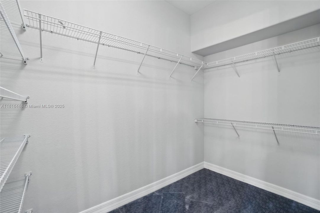 最近售出: $734,900 (3 贝兹, 2 浴室, 2392 平方英尺)