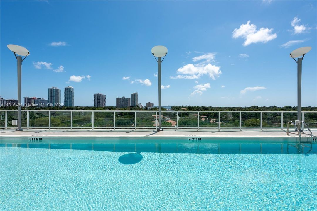 Recently Sold: $595,000 (2 beds, 2 baths, 1091 Square Feet)