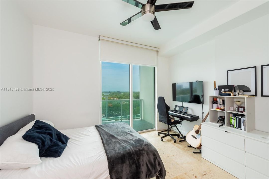 Recently Sold: $595,000 (2 beds, 2 baths, 1091 Square Feet)