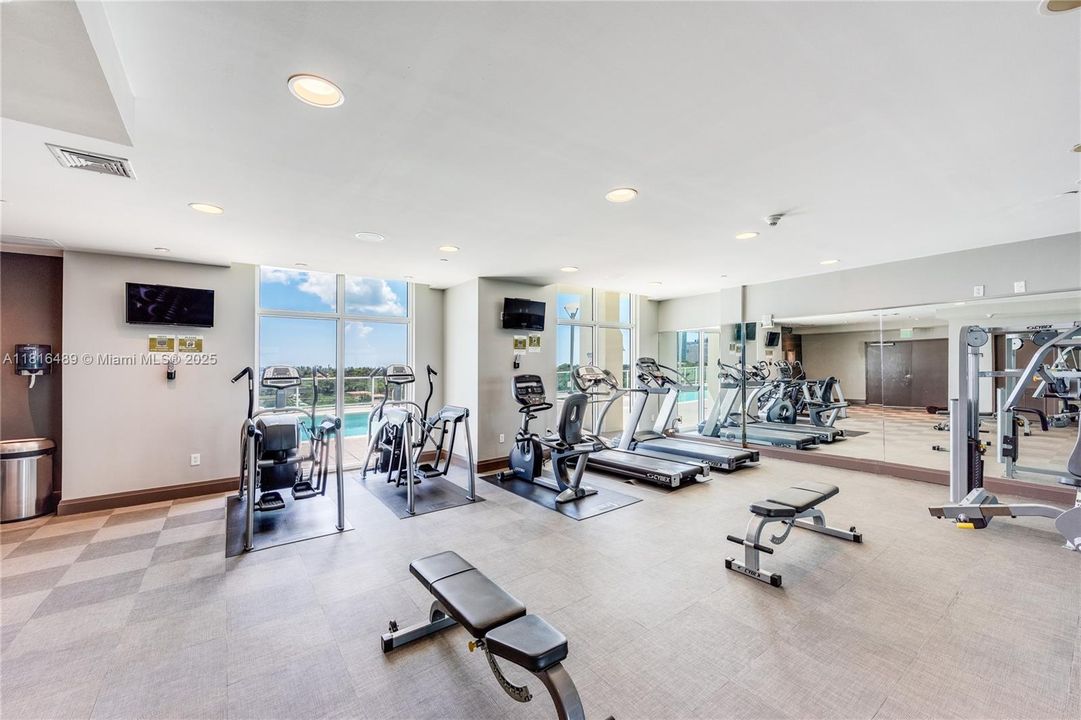 Recently Sold: $595,000 (2 beds, 2 baths, 1091 Square Feet)