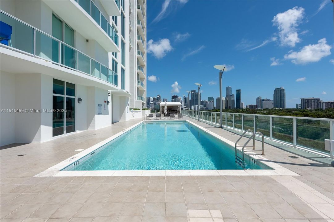 Recently Sold: $595,000 (2 beds, 2 baths, 1091 Square Feet)