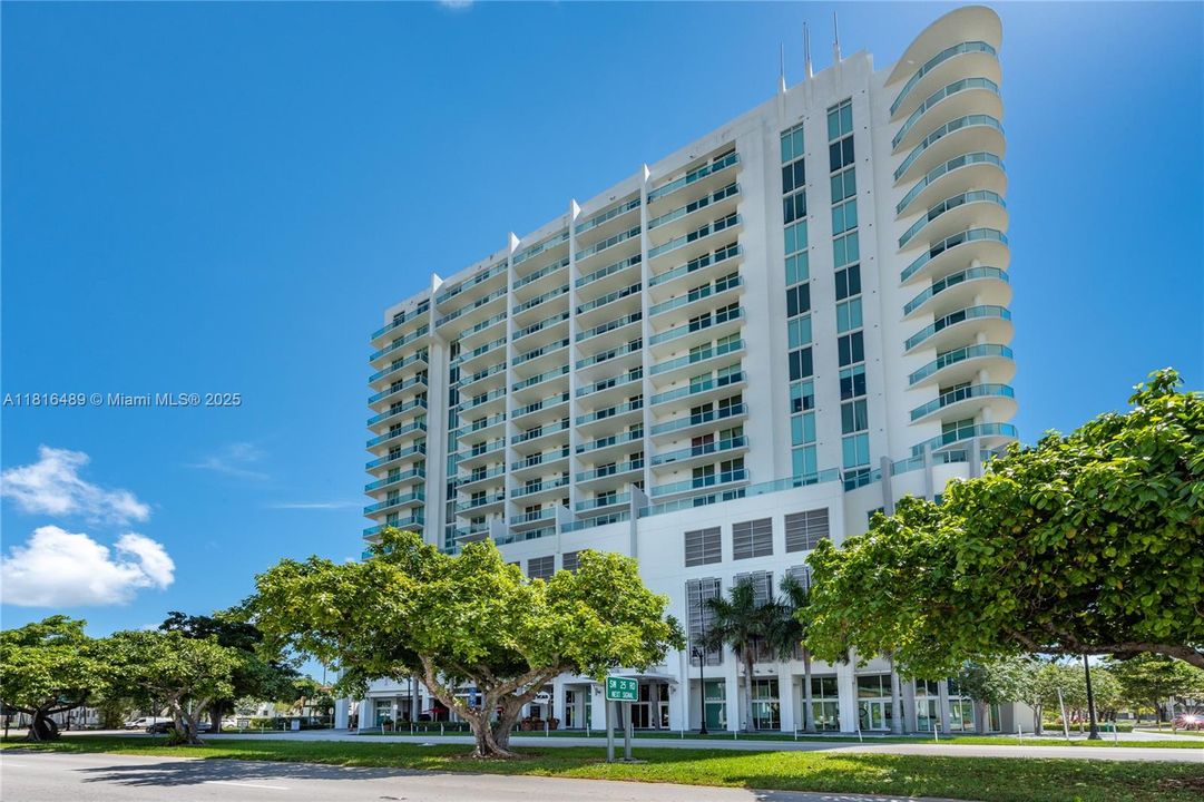 Recently Sold: $595,000 (2 beds, 2 baths, 1091 Square Feet)