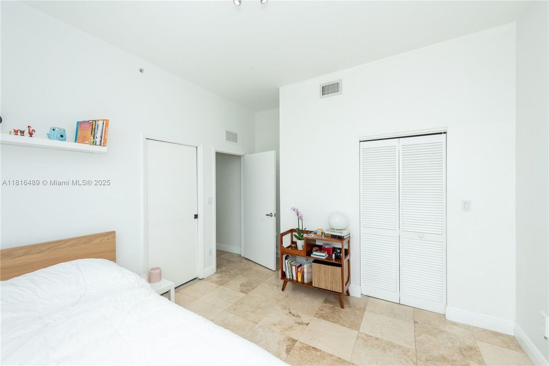 Recently Sold: $595,000 (2 beds, 2 baths, 1091 Square Feet)