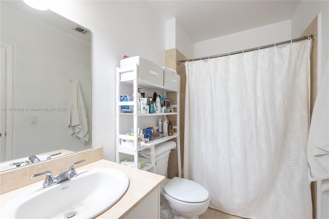 Recently Sold: $595,000 (2 beds, 2 baths, 1091 Square Feet)