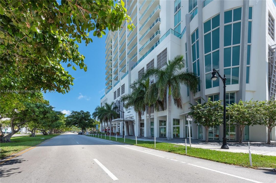 Recently Sold: $595,000 (2 beds, 2 baths, 1091 Square Feet)