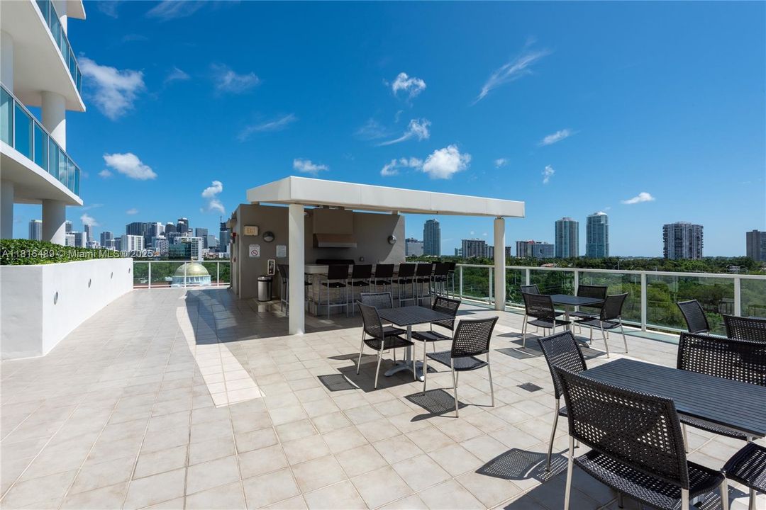 Recently Sold: $595,000 (2 beds, 2 baths, 1091 Square Feet)