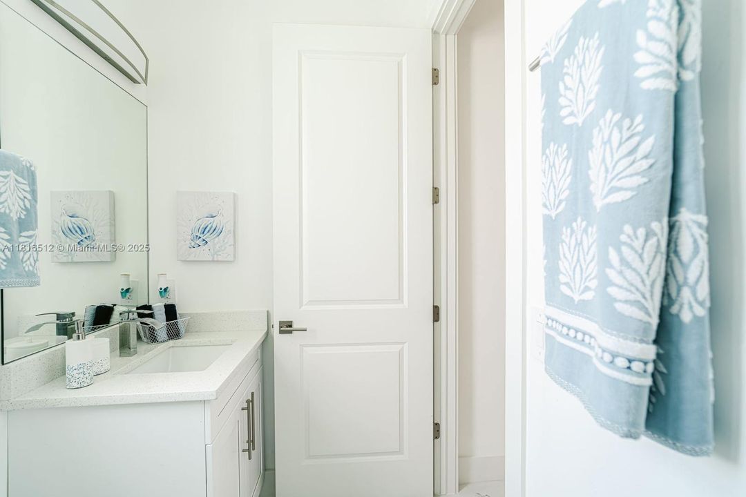 出租: $2,000 (3 贝兹, 2 浴室, 0 平方英尺)