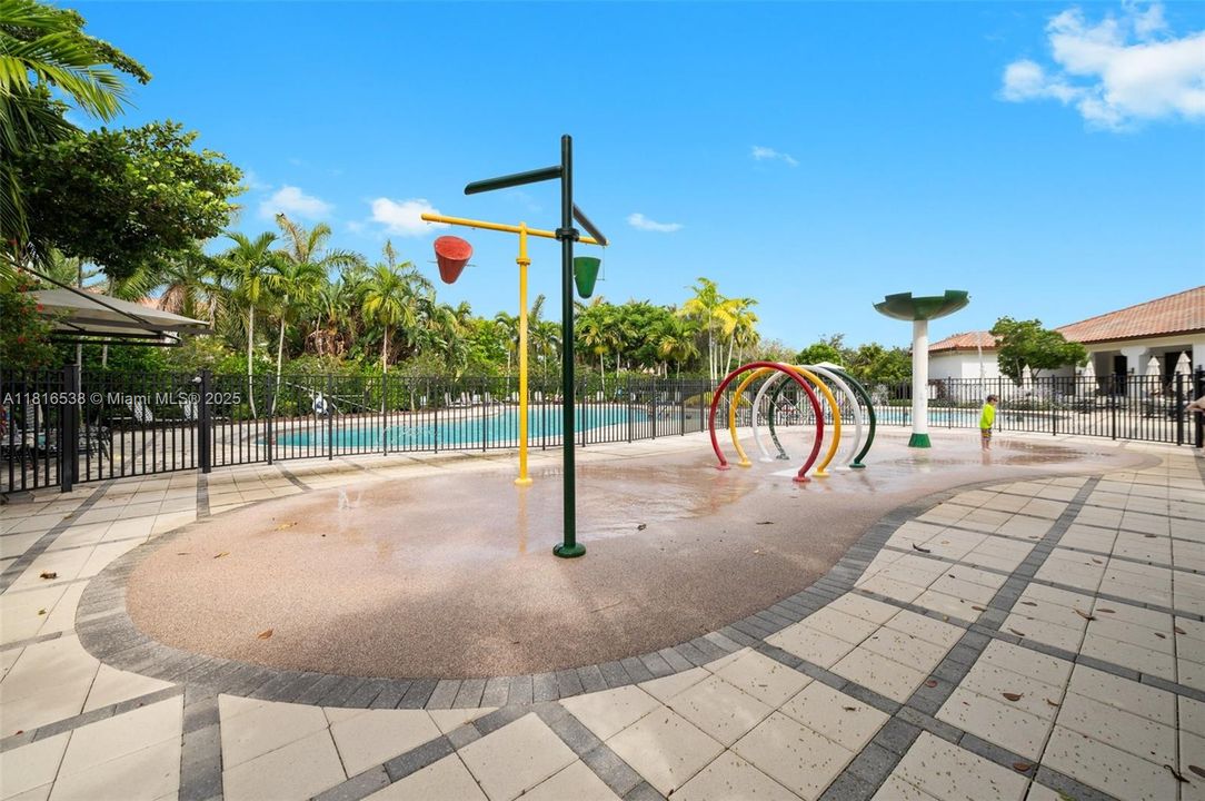 На продажу: $615,000 (3 спален, 3 ванн, 1770 Квадратных фут)