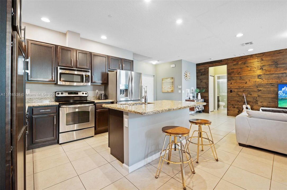 На продажу: $615,000 (3 спален, 3 ванн, 1770 Квадратных фут)