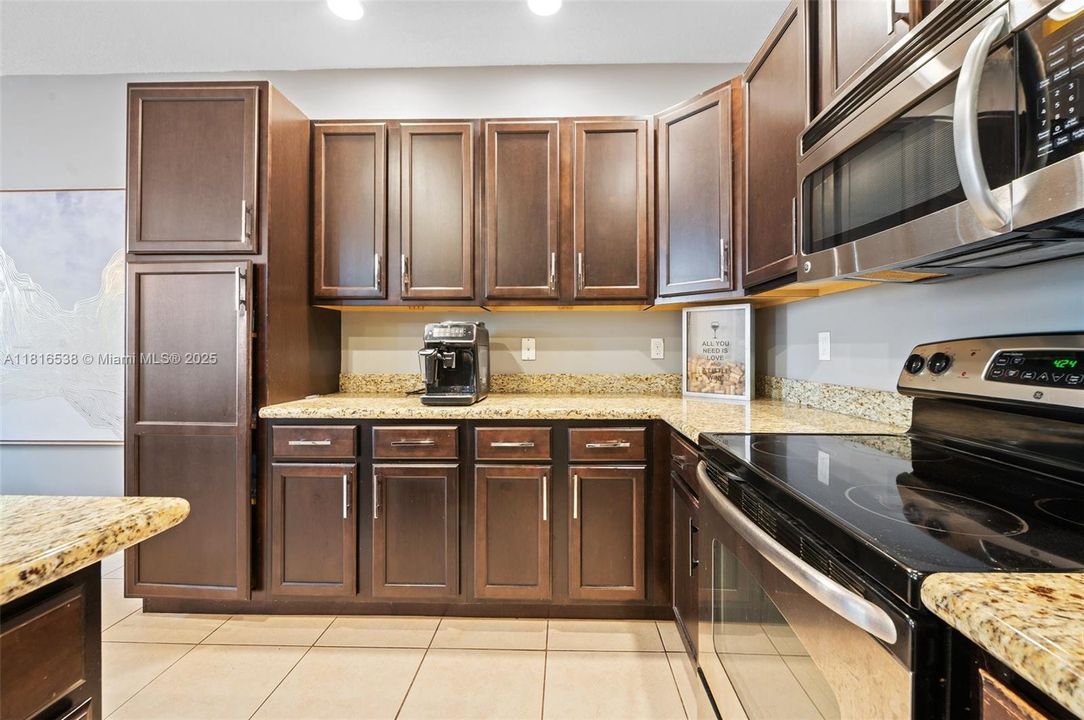 На продажу: $615,000 (3 спален, 3 ванн, 1770 Квадратных фут)