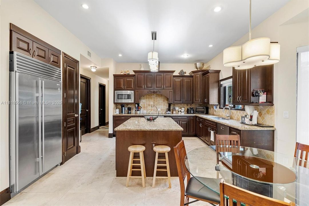 For Sale: $3,790,000 (5 beds, 4 baths, 4545 Square Feet)