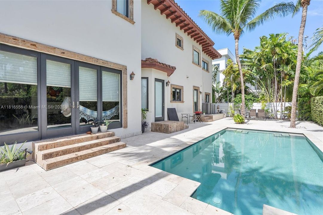 For Sale: $3,790,000 (5 beds, 4 baths, 4545 Square Feet)