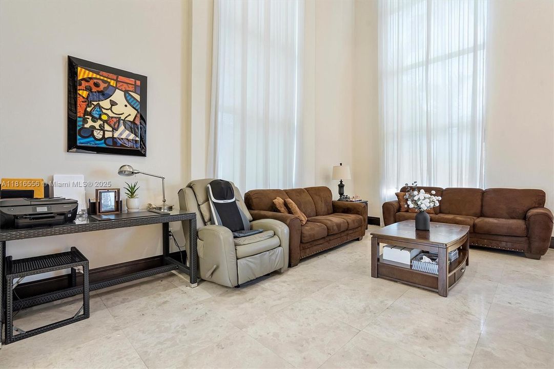 For Sale: $3,790,000 (5 beds, 4 baths, 4545 Square Feet)