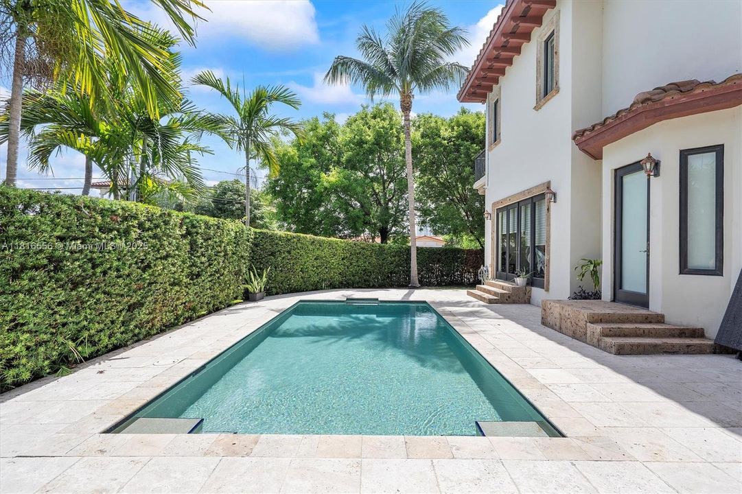 For Sale: $3,790,000 (5 beds, 4 baths, 4545 Square Feet)