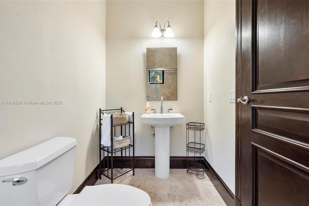 For Sale: $3,790,000 (5 beds, 4 baths, 4545 Square Feet)