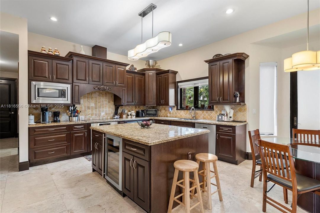 For Sale: $3,790,000 (5 beds, 4 baths, 4545 Square Feet)