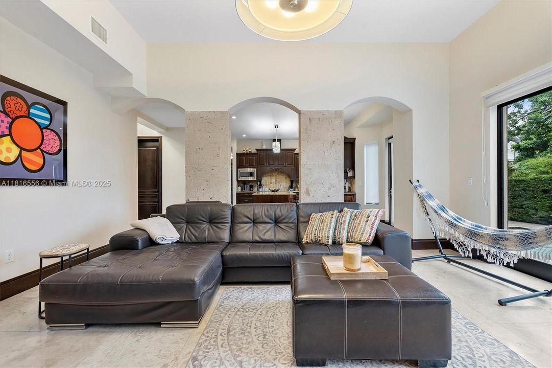 For Sale: $3,790,000 (5 beds, 4 baths, 4545 Square Feet)