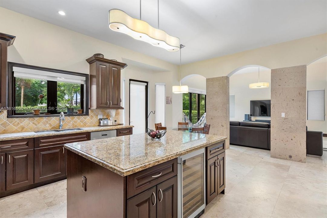 For Sale: $3,790,000 (5 beds, 4 baths, 4545 Square Feet)