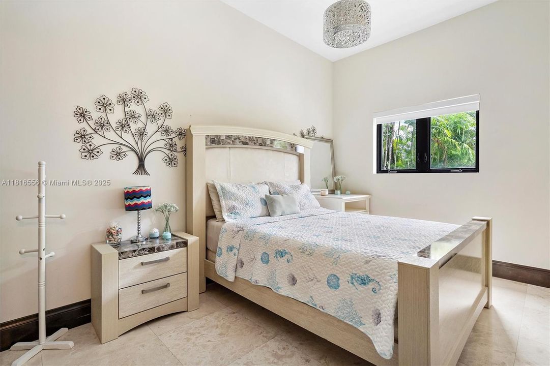 For Sale: $3,790,000 (5 beds, 4 baths, 4545 Square Feet)