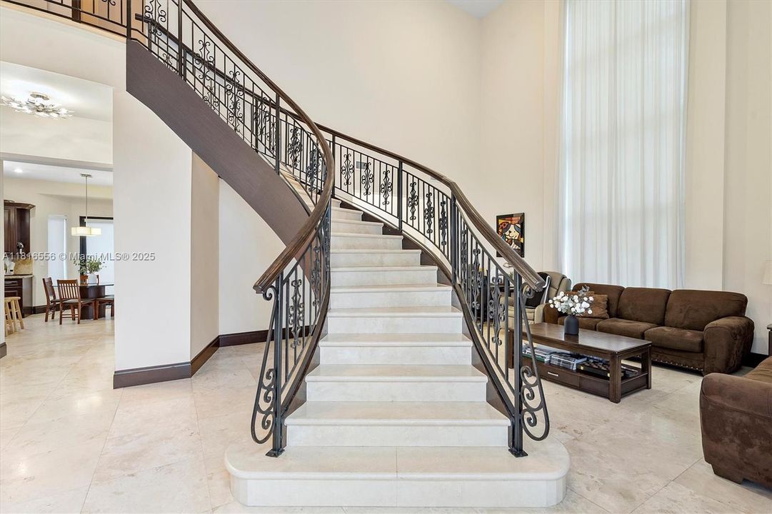 For Sale: $3,790,000 (5 beds, 4 baths, 4545 Square Feet)