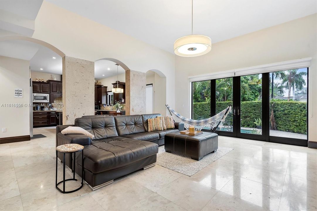 For Sale: $3,790,000 (5 beds, 4 baths, 4545 Square Feet)