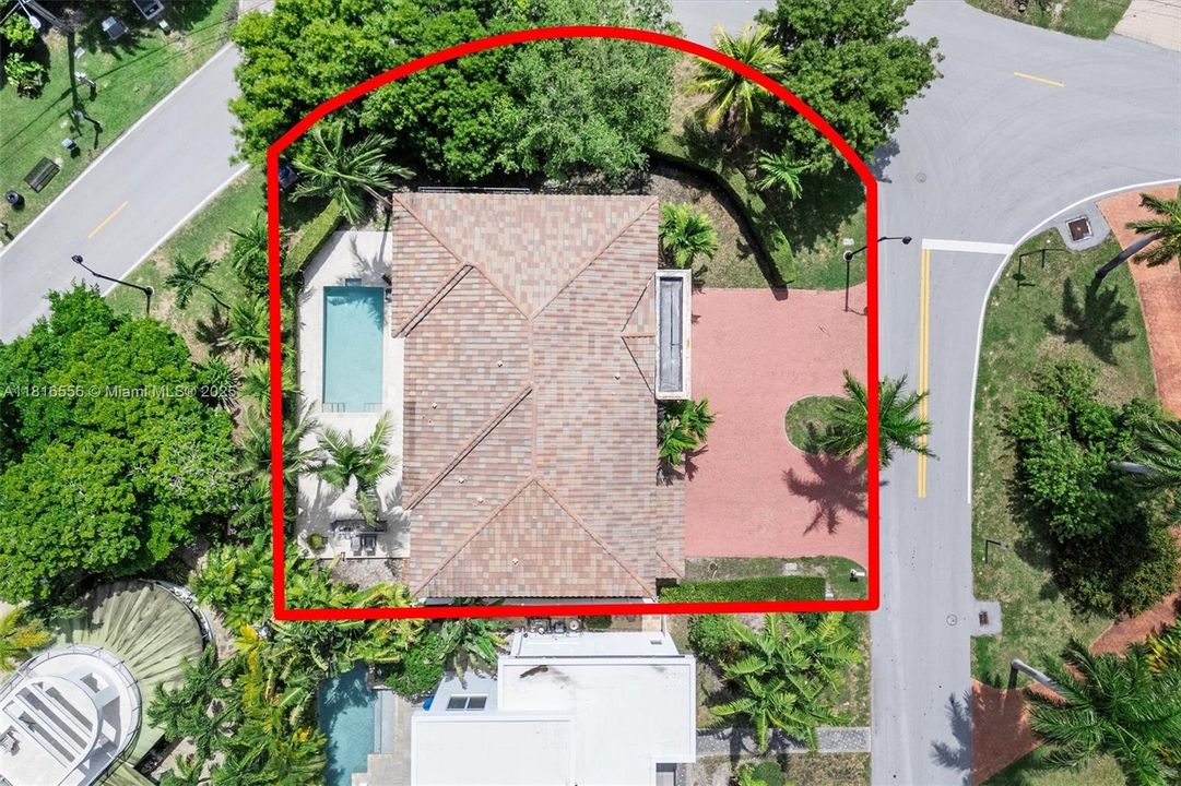 For Sale: $3,790,000 (5 beds, 4 baths, 4545 Square Feet)