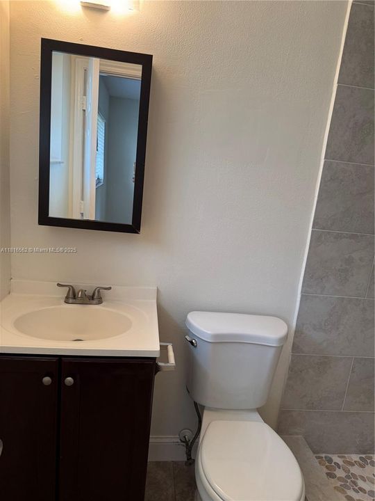 Под контрактом: $1,480 (1 спален, 1 ванн, 427 Квадратных фут)