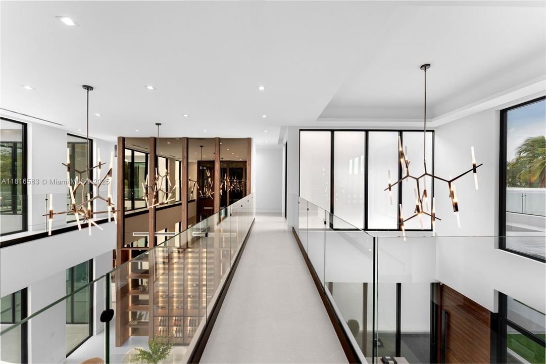 Active With Contract: $9,950,000 (6 beds, 7 baths, 6698 Square Feet)