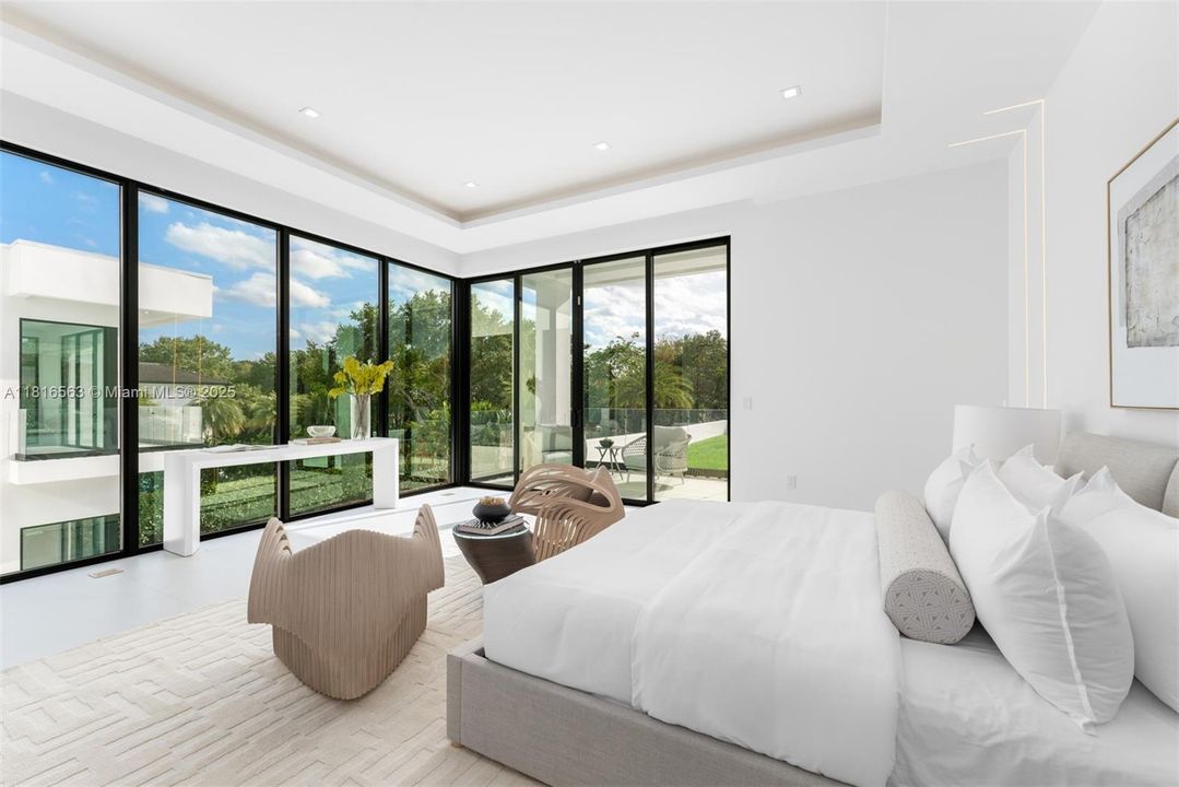 Active With Contract: $9,950,000 (6 beds, 7 baths, 6698 Square Feet)