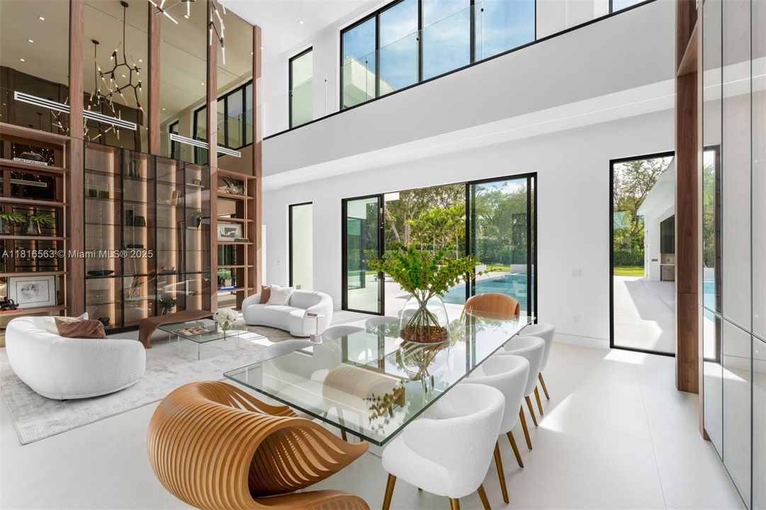 Active With Contract: $9,950,000 (6 beds, 7 baths, 6698 Square Feet)