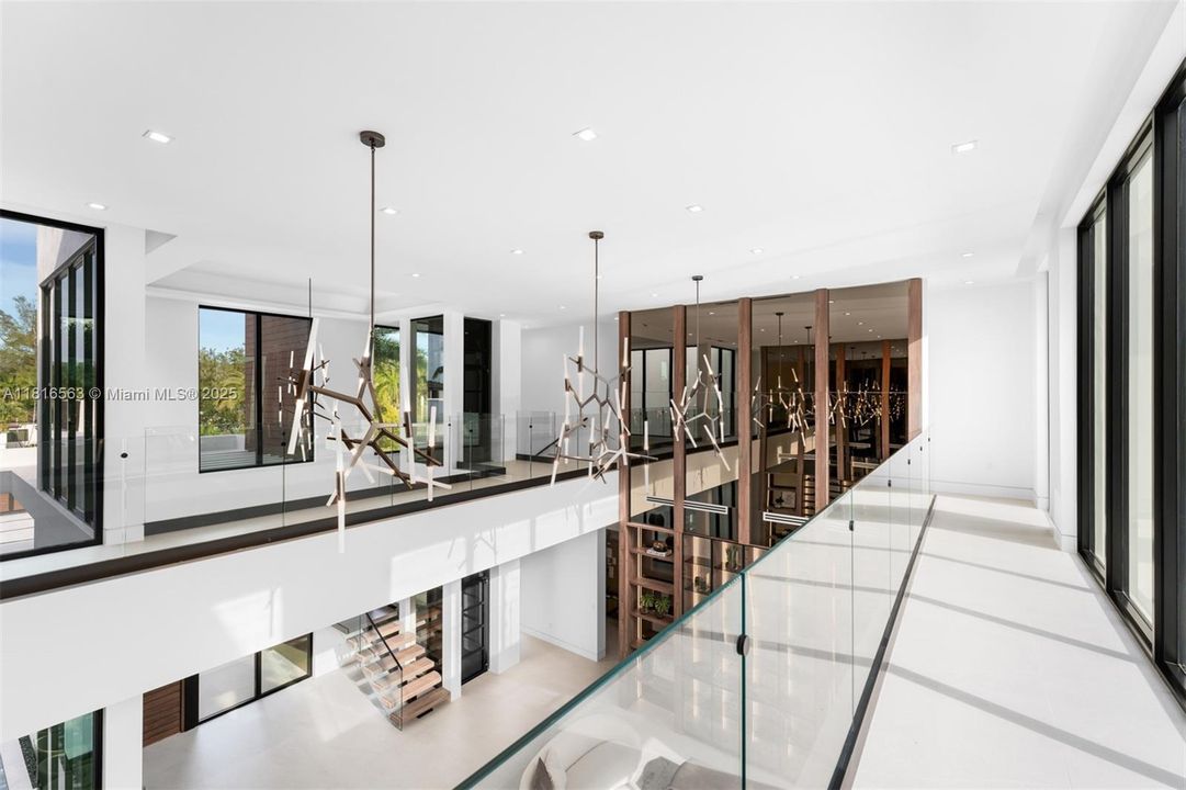 Active With Contract: $9,950,000 (6 beds, 7 baths, 6698 Square Feet)