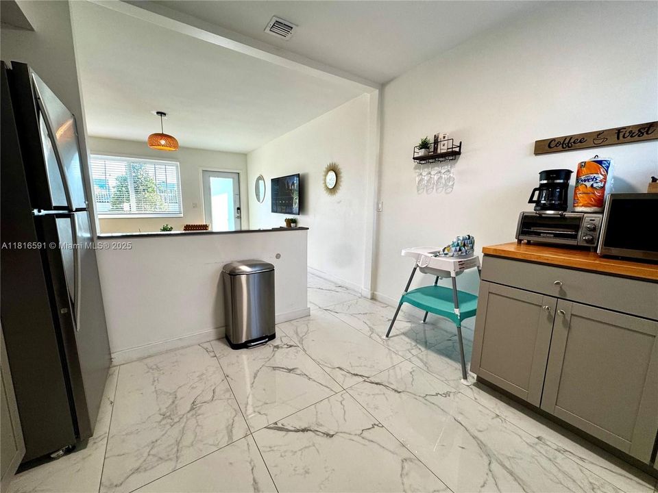 For Sale: $780,000 (0 beds, 0 baths, 1624 Square Feet)