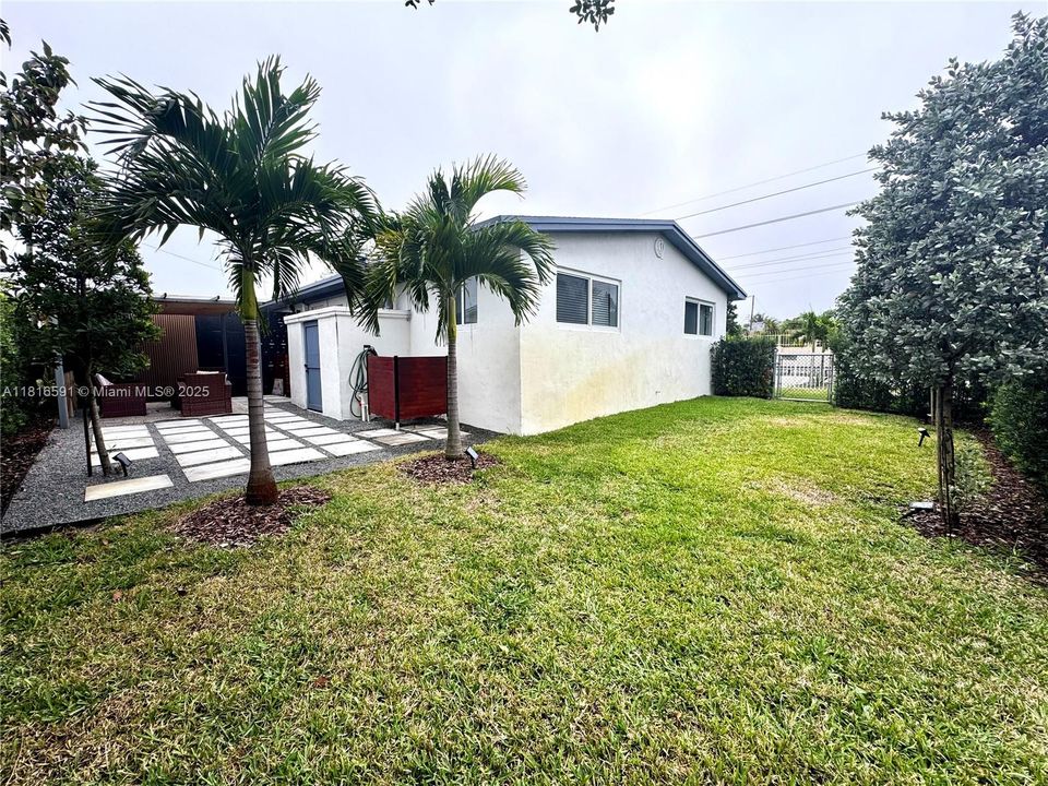 For Sale: $780,000 (0 beds, 0 baths, 1624 Square Feet)