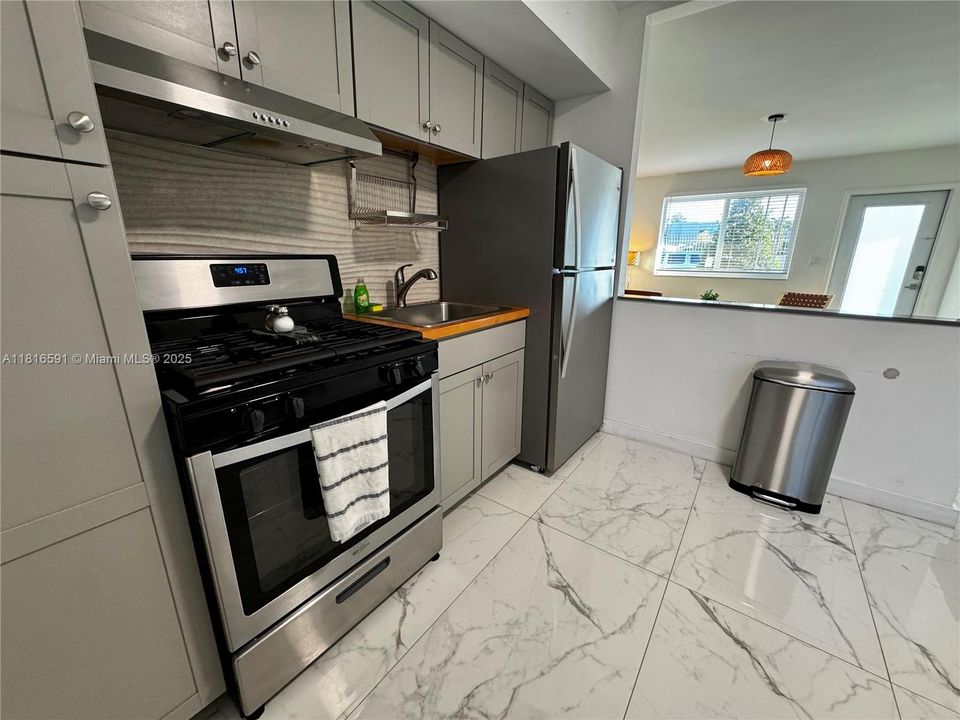 For Sale: $780,000 (0 beds, 0 baths, 1624 Square Feet)