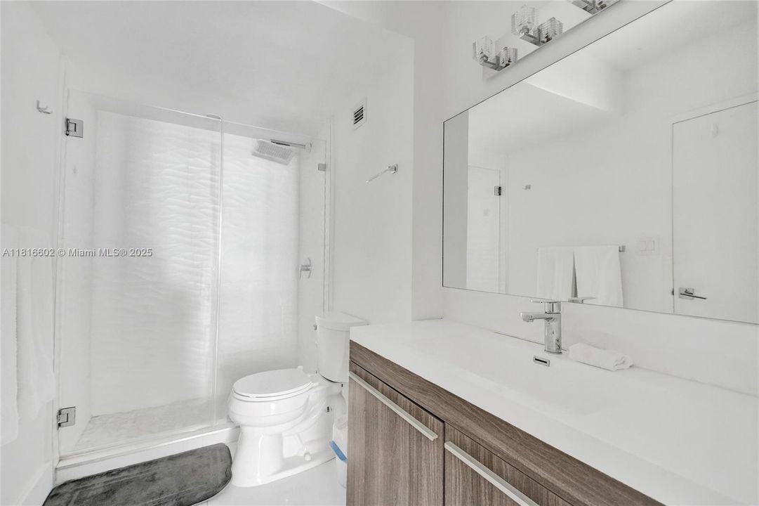 Recently Sold: $420,000 (0 beds, 1 baths, 550 Square Feet)