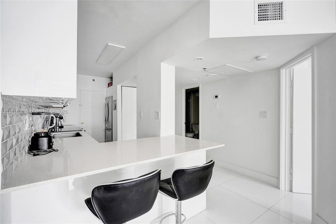 Recently Sold: $420,000 (0 beds, 1 baths, 550 Square Feet)