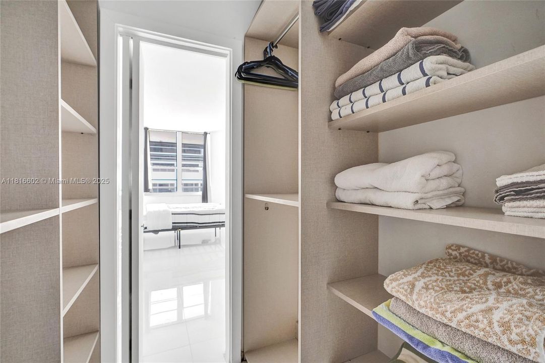 Recently Sold: $420,000 (0 beds, 1 baths, 550 Square Feet)