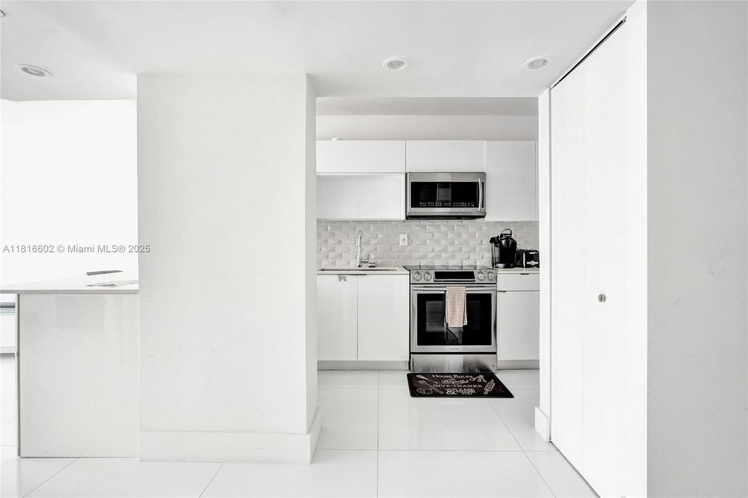 Recently Sold: $420,000 (0 beds, 1 baths, 550 Square Feet)